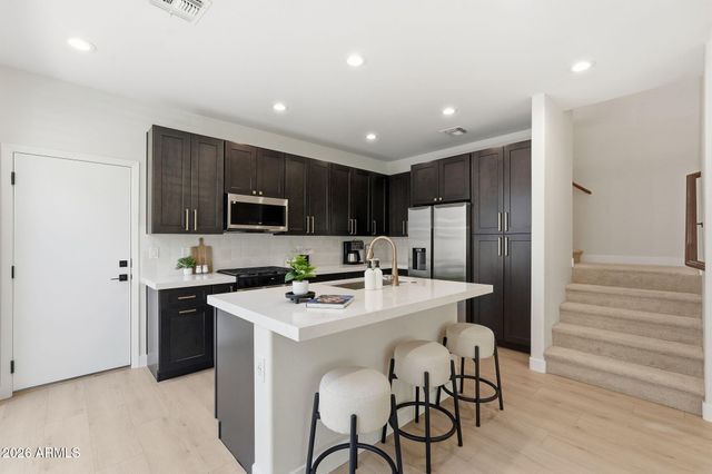 3513 S BLUEJAY Drive, Gilbert, AZ 85297