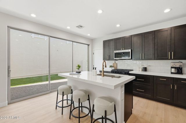 3513 S BLUEJAY Drive, Gilbert, AZ 85297