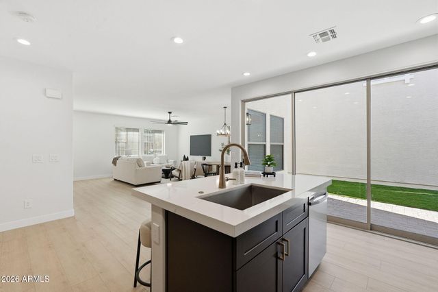 3513 S BLUEJAY Drive, Gilbert, AZ 85297