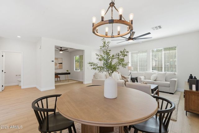 3513 S BLUEJAY Drive, Gilbert, AZ 85297