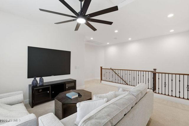 3513 S BLUEJAY Drive, Gilbert, AZ 85297