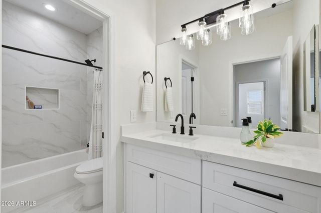 3513 S BLUEJAY Drive, Gilbert, AZ 85297