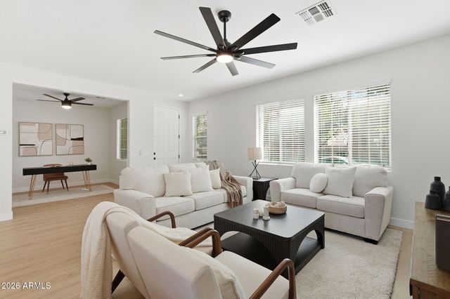 3513 S BLUEJAY Drive, Gilbert, AZ 85297