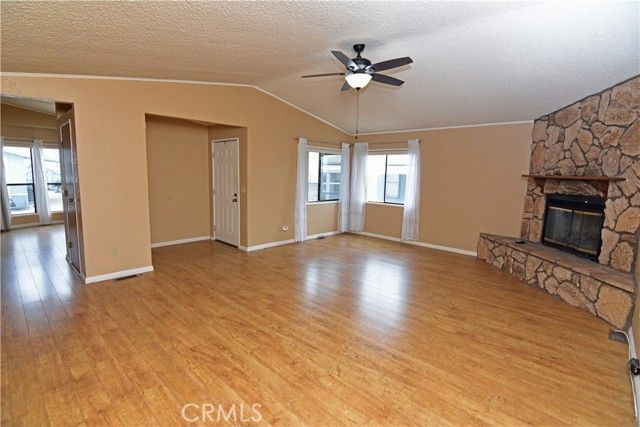 9161 Santa Fe Ave E 27, Hesperia, CA 92345