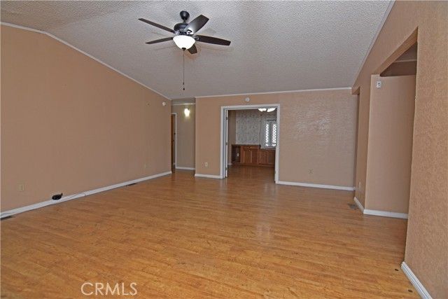 9161 Santa Fe Ave E 27, Hesperia, CA 92345