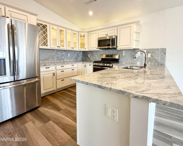 1174 White Oak Loop, Minden, NV 89423