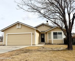 1174 White Oak Loop, Minden, NV 89423