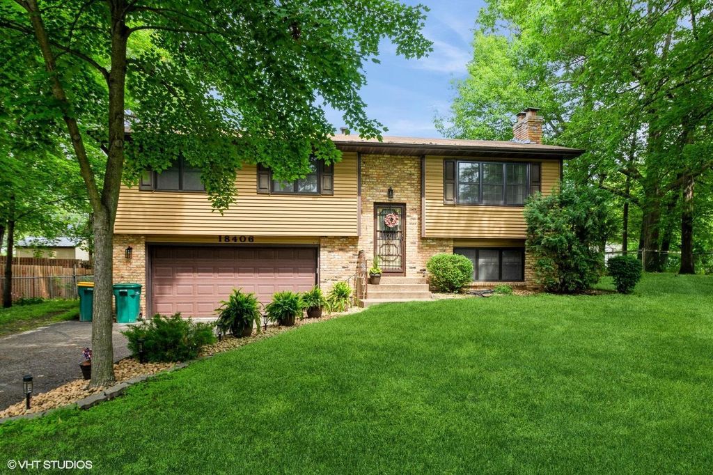 18406 Lakeview Point Drive NE, East Bethel, MN 55092
