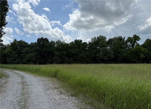 708 Bowen Boulevard, Fayetteville, AR 72703