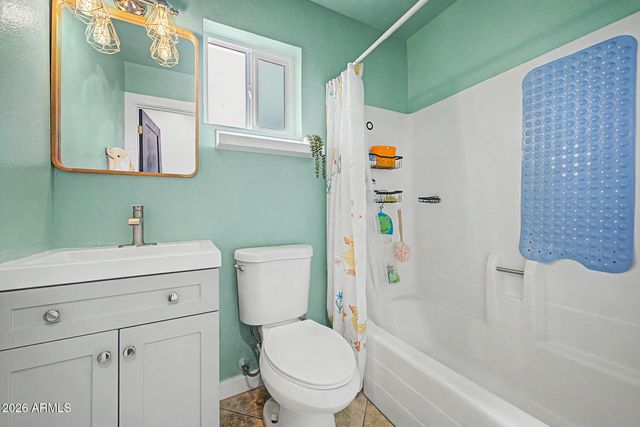 1026 W HALSTEAD Drive, Phoenix, AZ 85023