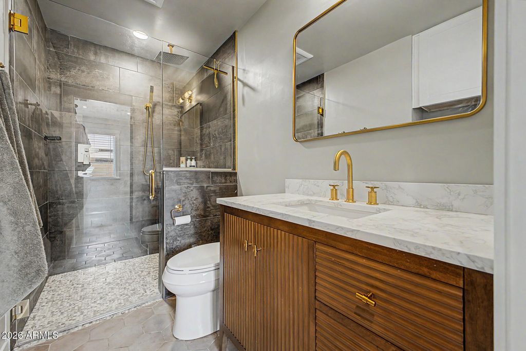 Image 16 of property listing at 1026 W HALSTEAD Drive, Phoenix, AZ 85023