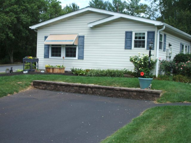 20 CHESTNUT CT E, Harleysville, PA 19438