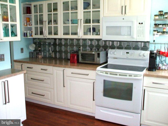 20 CHESTNUT CT E, Harleysville, PA 19438