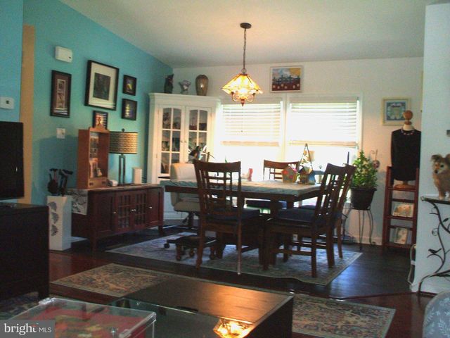 20 CHESTNUT CT E, Harleysville, PA 19438