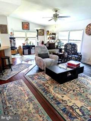 20 CHESTNUT CT E, Harleysville, PA 19438