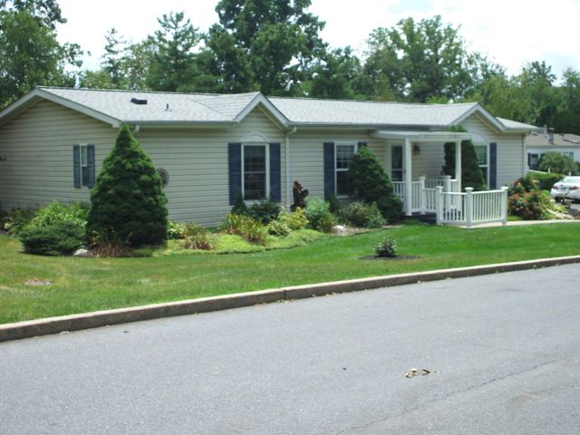 20 CHESTNUT CT E, Harleysville, PA 19438