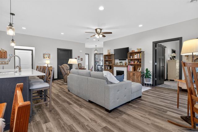 455 Autumn Ln Unit 6, Cedar Falls, IA 50613