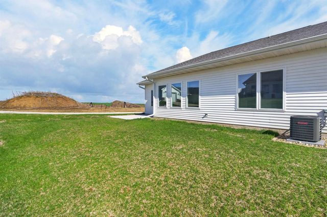 455 Autumn Ln Unit 6, Cedar Falls, IA 50613