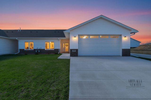 455 Autumn Ln Unit 6, Cedar Falls, IA 50613