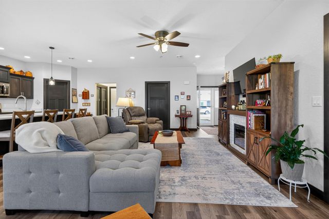 455 Autumn Ln Unit 6, Cedar Falls, IA 50613
