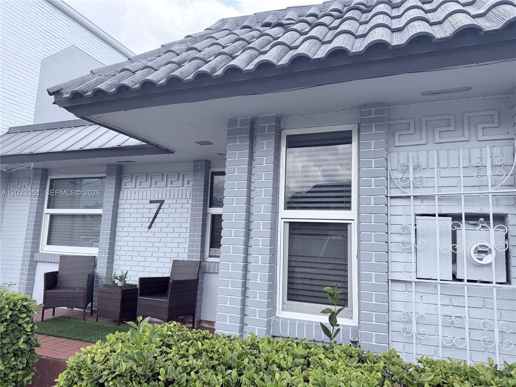 301 Bonaventure Blvd 7, Weston, FL 33326