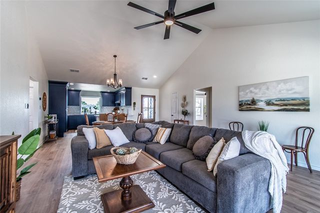 13826 Brigantine Dr, Corpus Christi, TX 78418