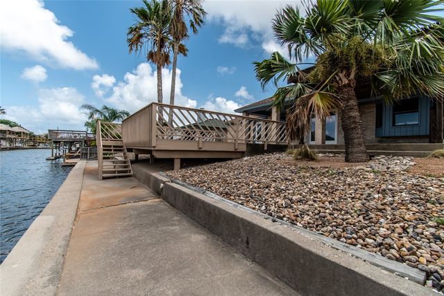 13826 Brigantine Dr, Corpus Christi, TX 78418