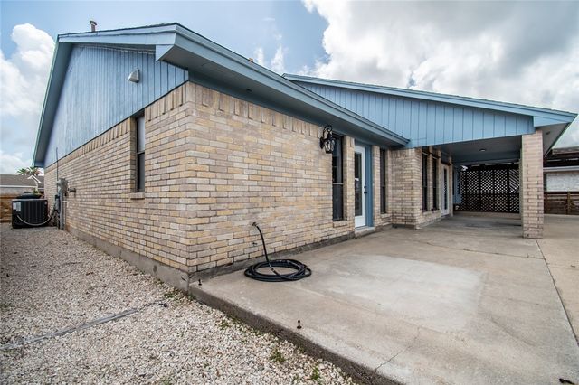 13826 Brigantine Dr, Corpus Christi, TX 78418