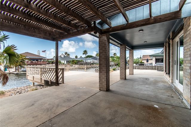 13826 Brigantine Dr, Corpus Christi, TX 78418