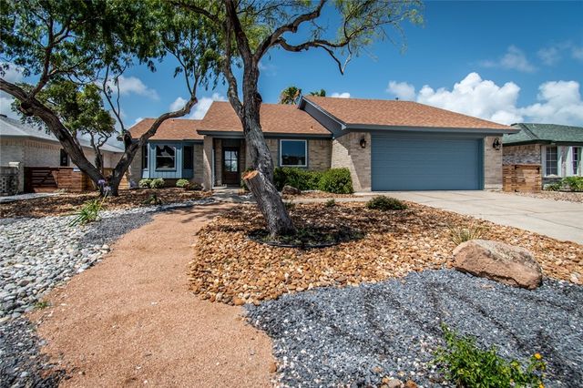 13826 Brigantine Dr, Corpus Christi, TX 78418