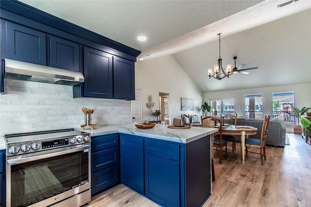 13826 Brigantine Dr, Corpus Christi, TX 78418