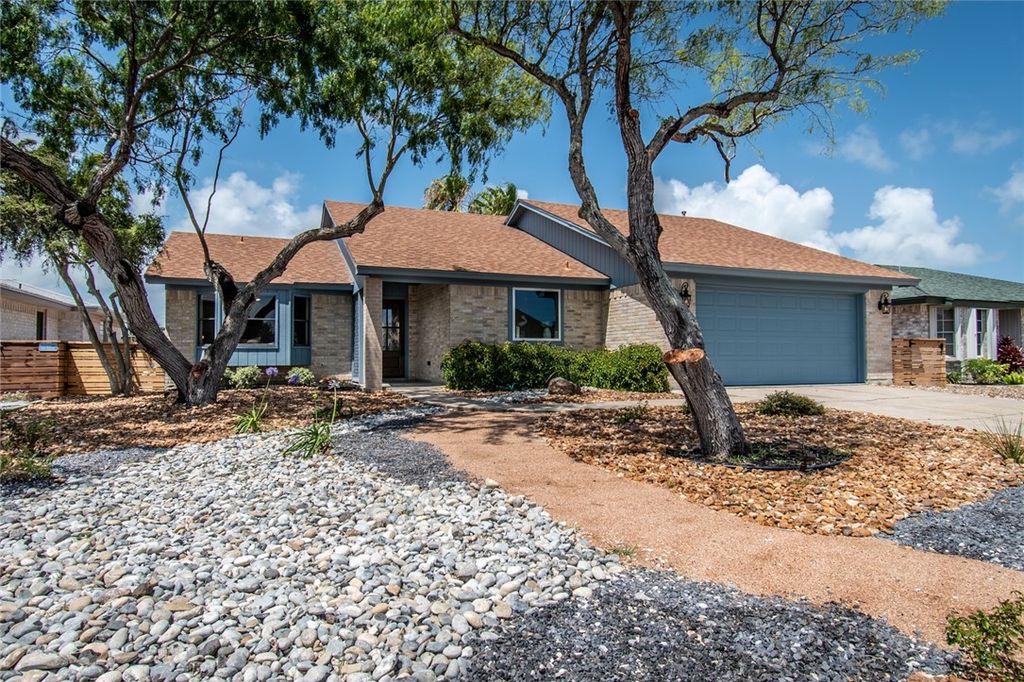 13826 Brigantine Dr, Corpus Christi, TX 78418
