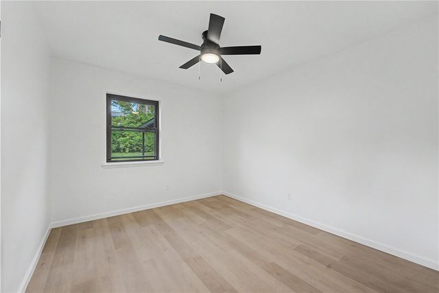 2040 N Lisa Lane, Fayetteville, AR 72703