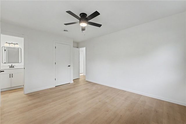 2040 N Lisa Lane, Fayetteville, AR 72703