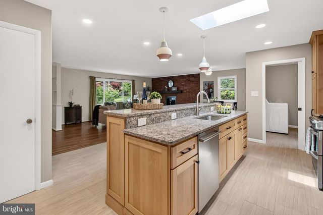 3478 MILDRED DR, Falls Church, VA 22042