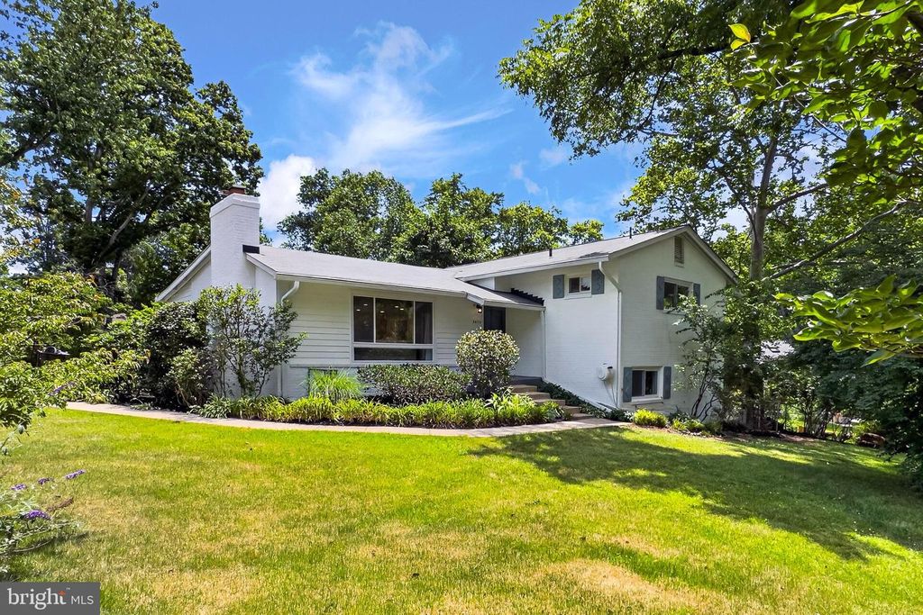 3478 MILDRED DR, Falls Church, VA 22042