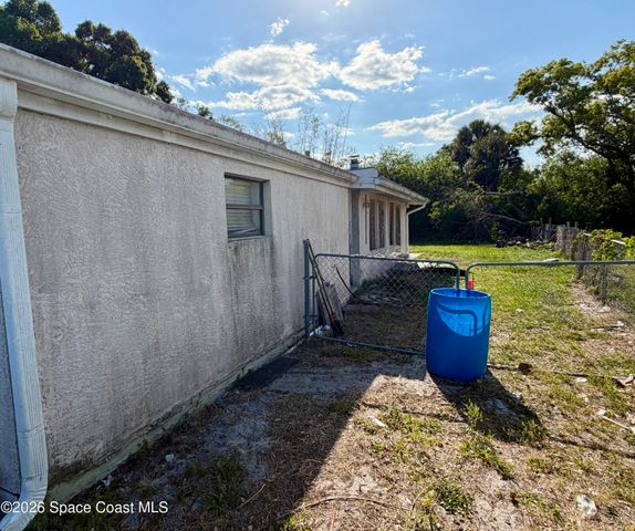 738 Lund Circle, Melbourne, FL 32901