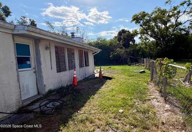 738 Lund Circle, Melbourne, FL 32901