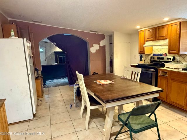 738 Lund Circle, Melbourne, FL 32901