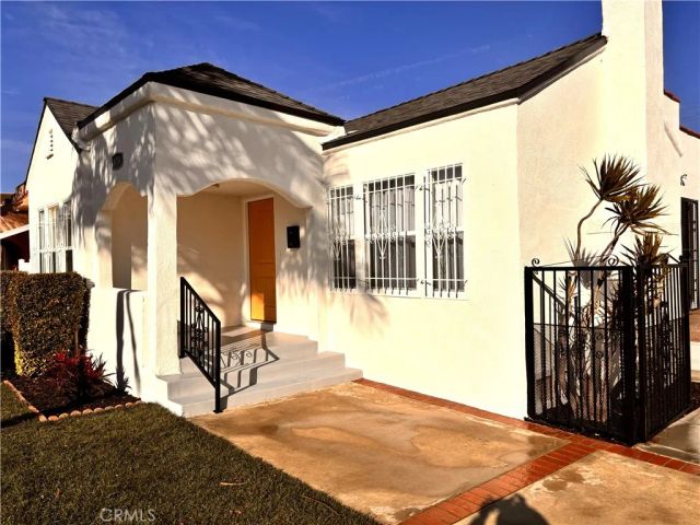 8758 S Hobart, Los Angeles, CA 90047