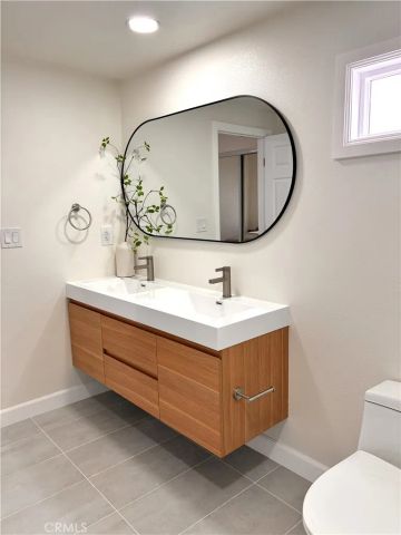 8758 S Hobart, Los Angeles, CA 90047