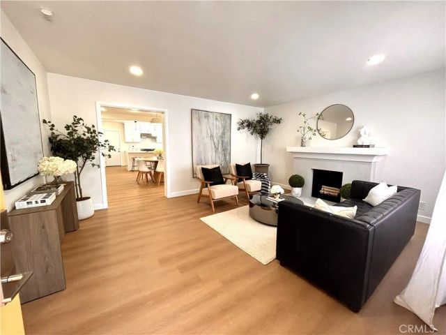 8758 S Hobart, Los Angeles, CA 90047