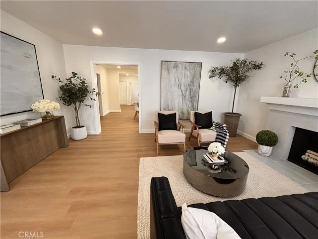 8758 S Hobart, Los Angeles, CA 90047