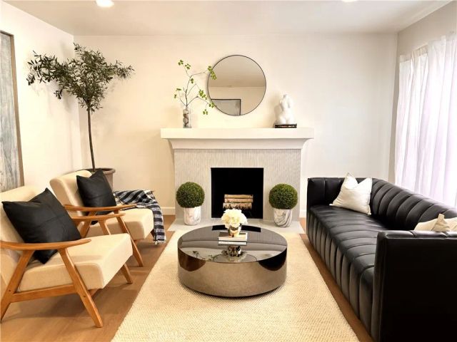 8758 S Hobart, Los Angeles, CA 90047