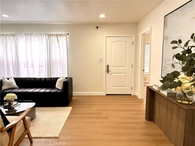 8758 S Hobart, Los Angeles, CA 90047