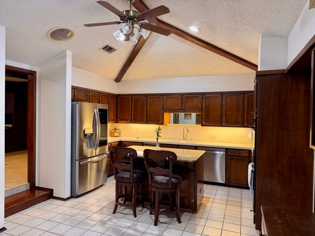 1205 Riverview Drive, Arlington, TX 76012