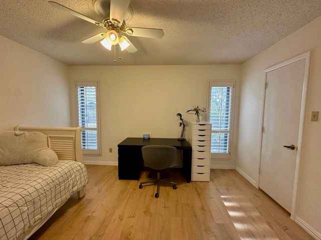 1205 Riverview Drive, Arlington, TX 76012