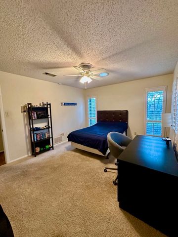 1205 Riverview Drive, Arlington, TX 76012