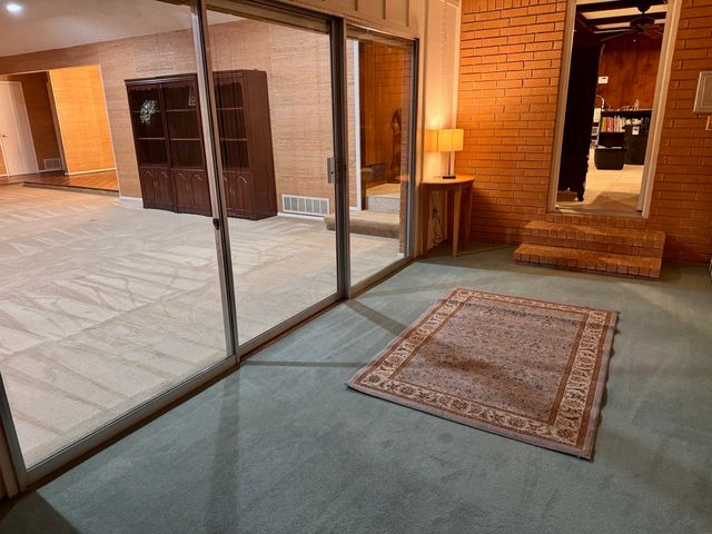 1205 Riverview Drive, Arlington, TX 76012