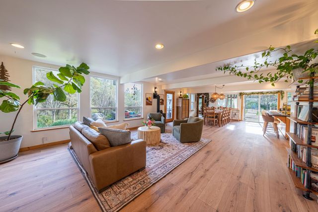 11383 Woodacre Rd, Grass Valley, CA 95949